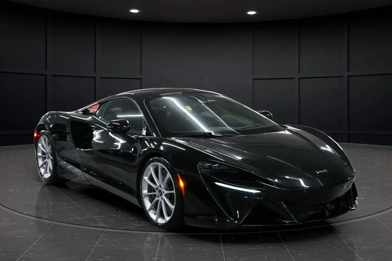 McLaren Artura снимка McLaren Artura