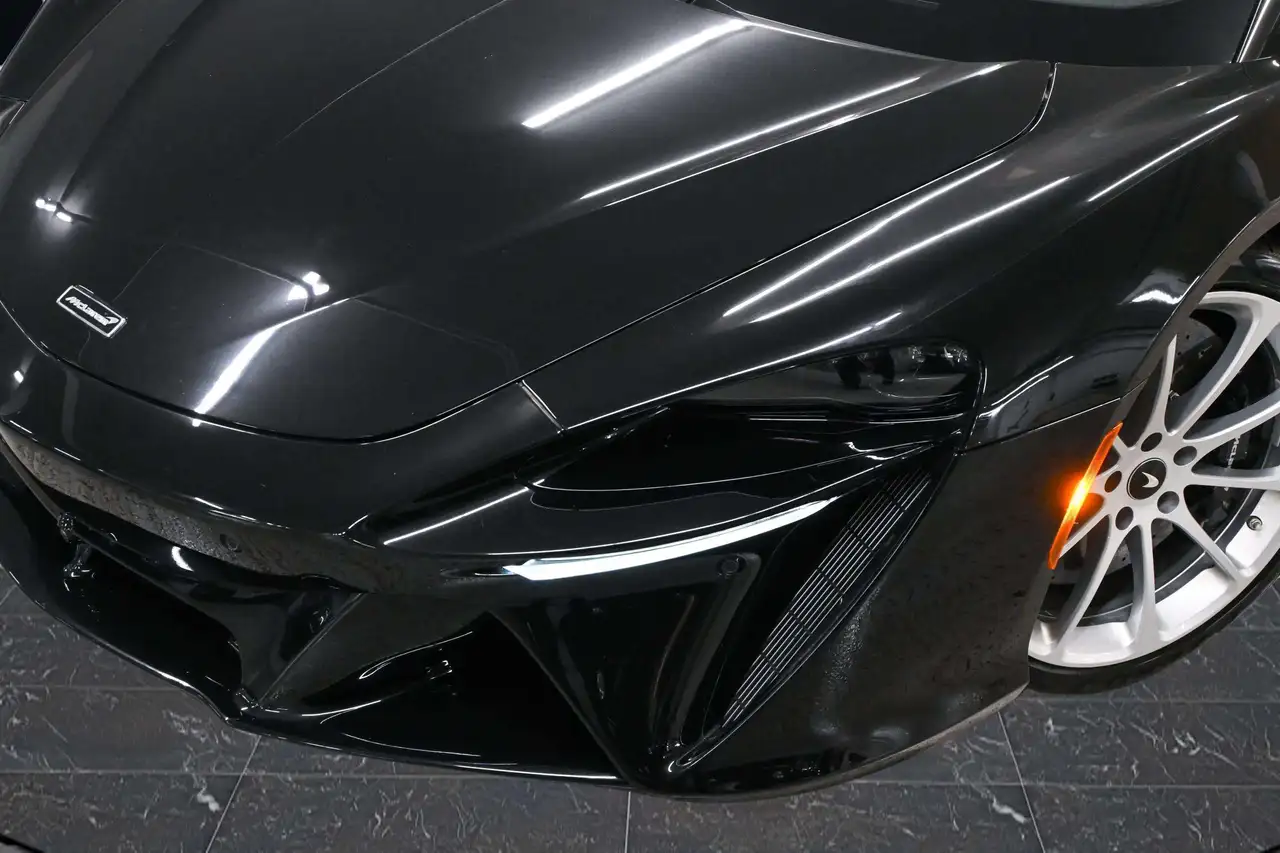 McLaren Artura снимка McLaren Artura