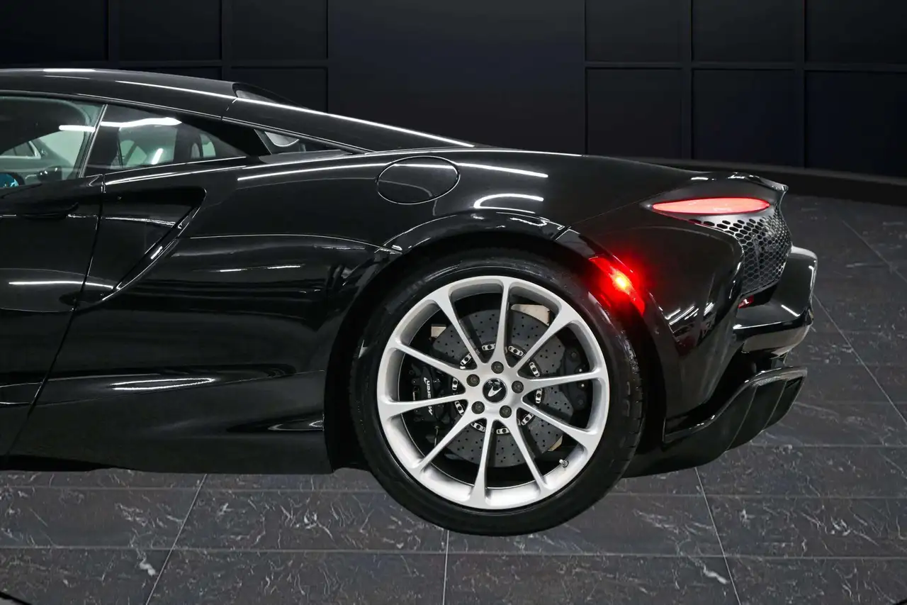 McLaren Artura снимка McLaren Artura