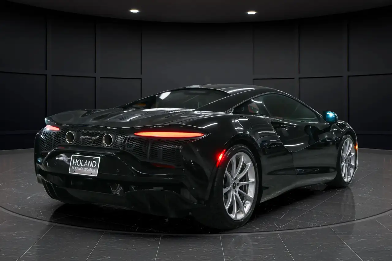 McLaren Artura снимка McLaren Artura