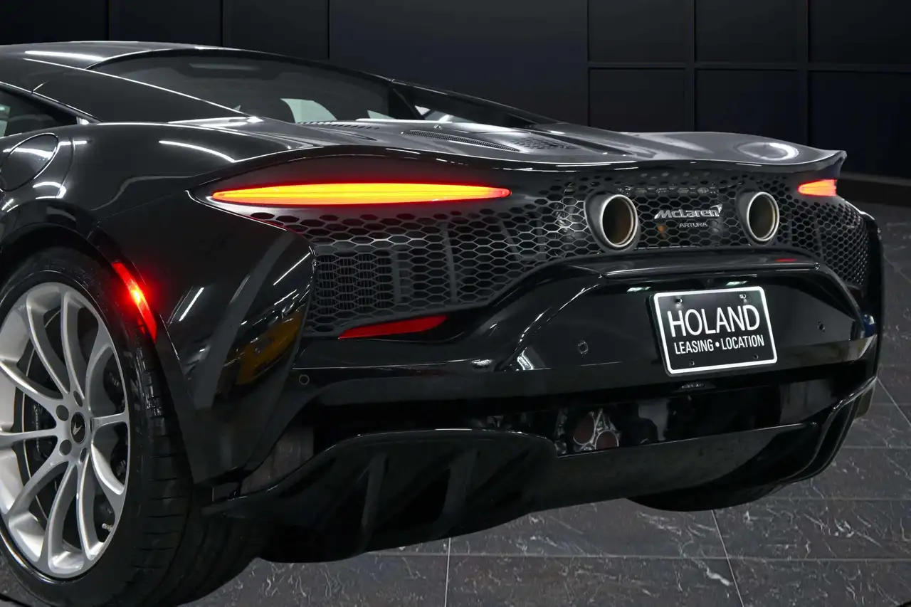 McLaren Artura снимка McLaren Artura