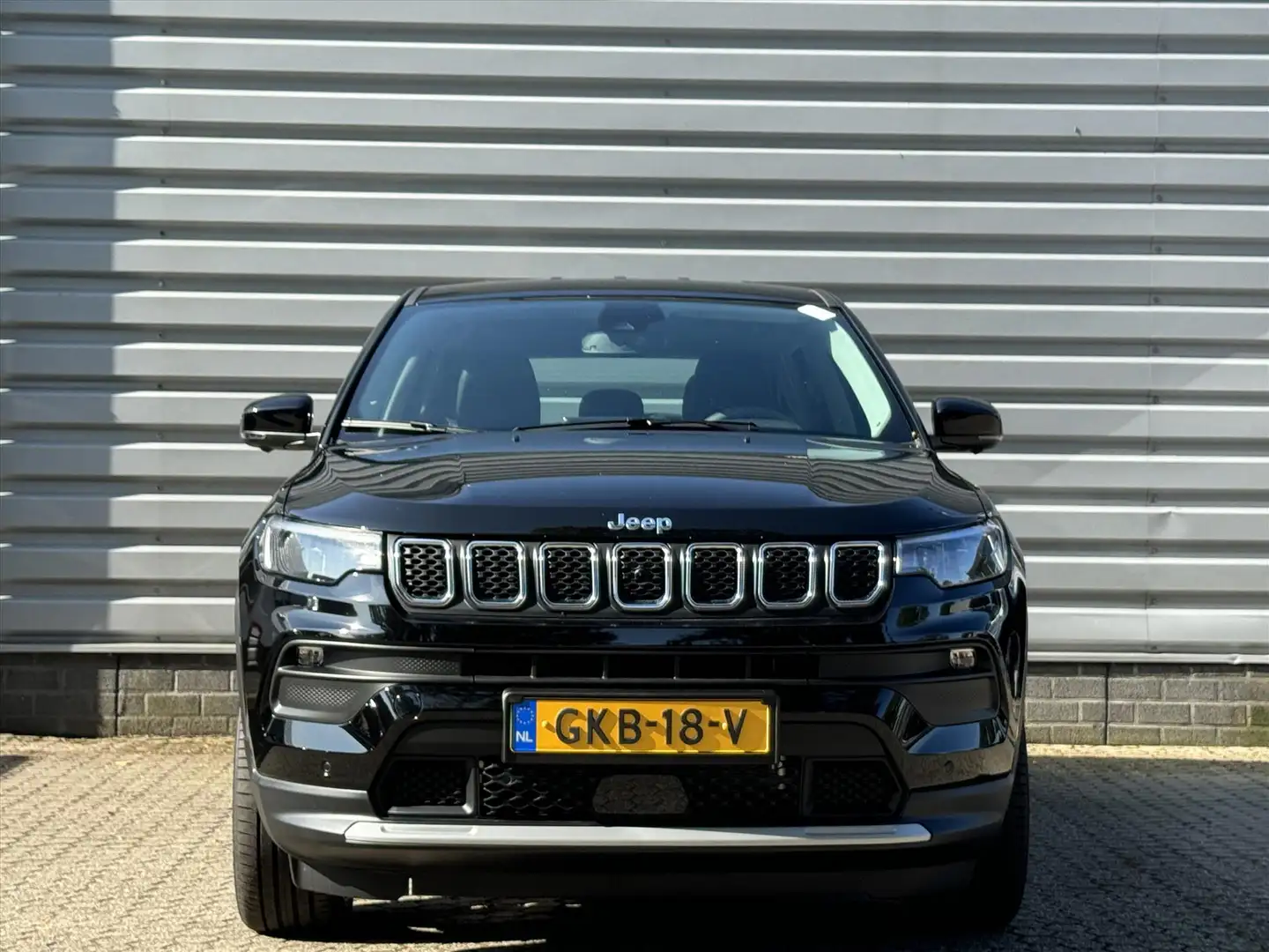 Jeep Compass 1.3T 4XE 190pk Altitude | Carplay | Winter Pack Zwart - 2