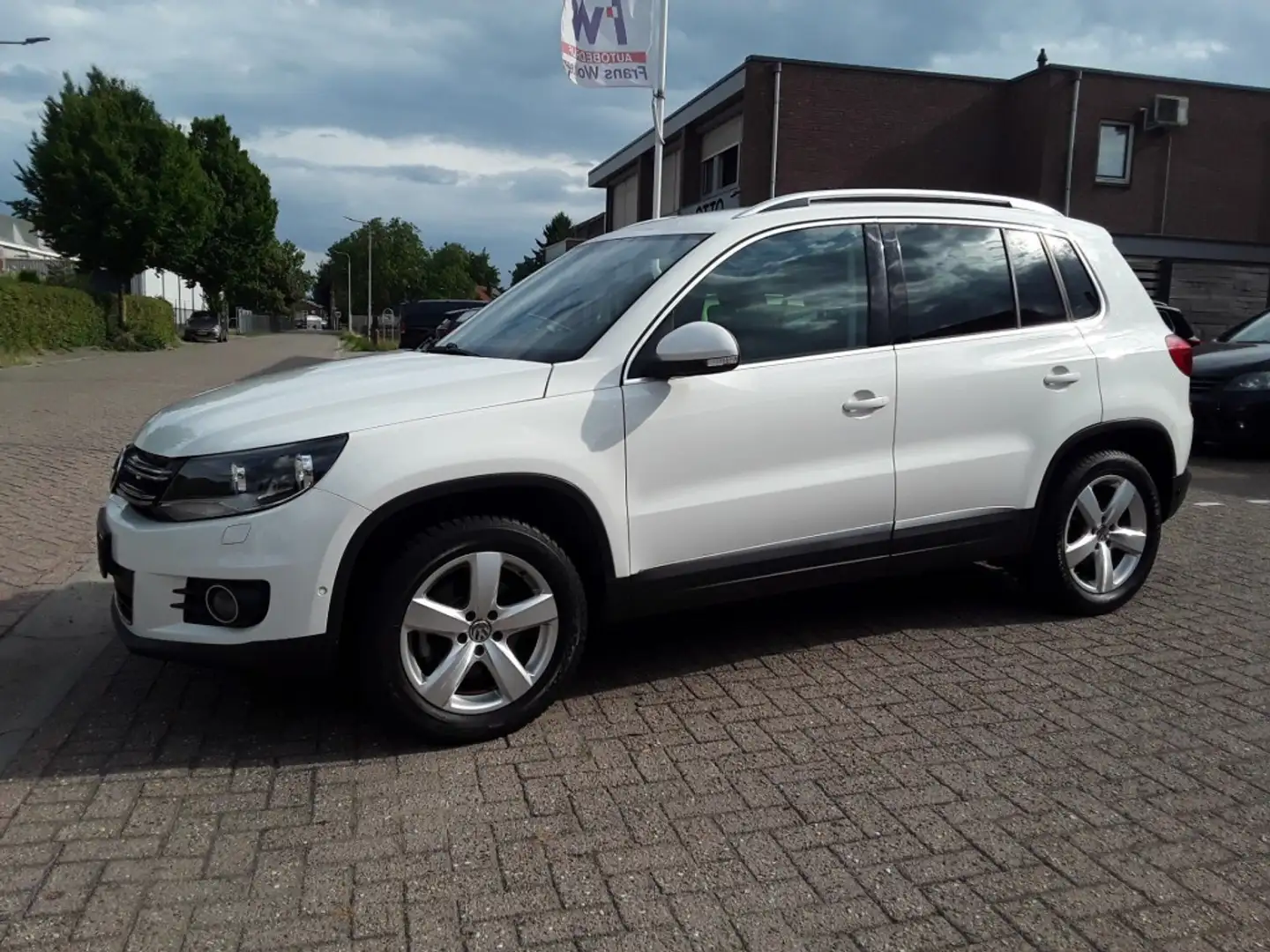 Volkswagen Tiguan 1.4 TSI SPORT&STYLE Wit - 2