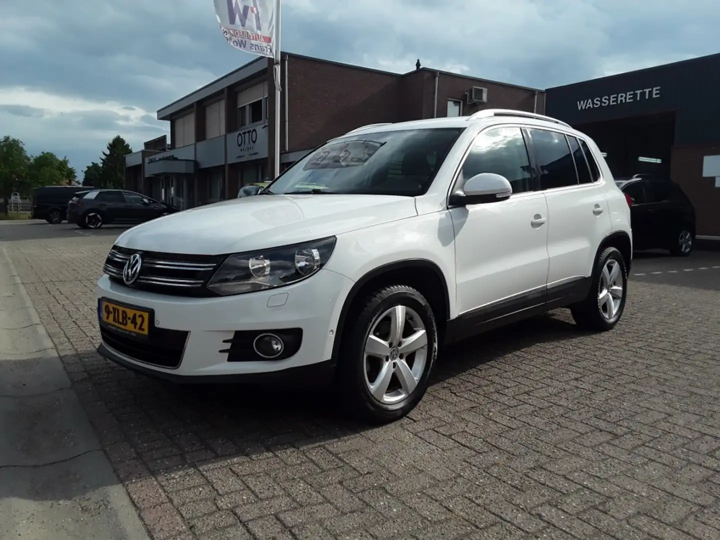 Volkswagen Tiguan 1.4 TSI SPORT&STYLE Wit - 1