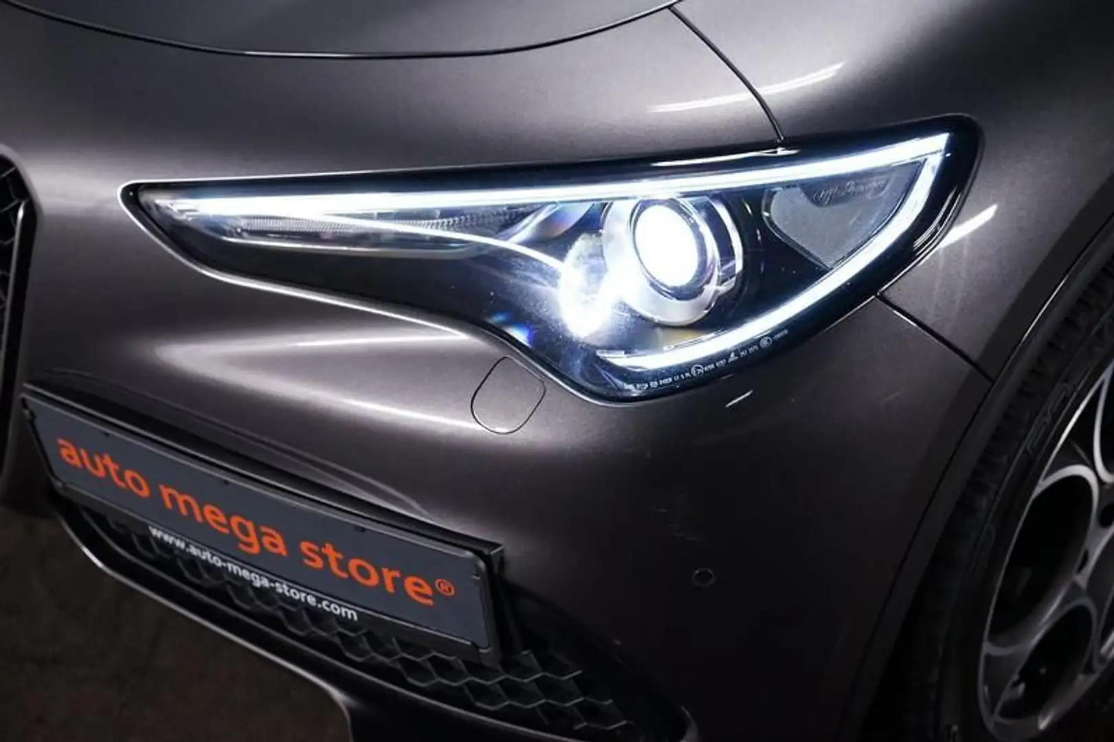 Alfa Romeo Stelvio 2.0 Turbo TI Q4 AT8*Bi-Xenon*Kamera*Memo Gris - 2