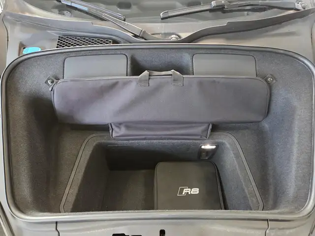 Audi R8 view 29