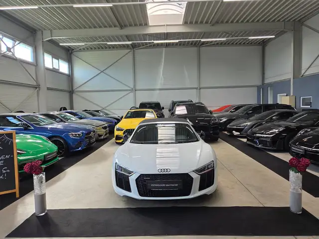 Audi R8 main image