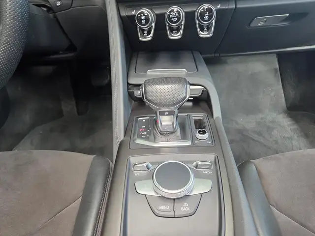 Audi R8 view 24