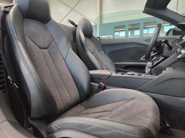 Audi R8 view 27