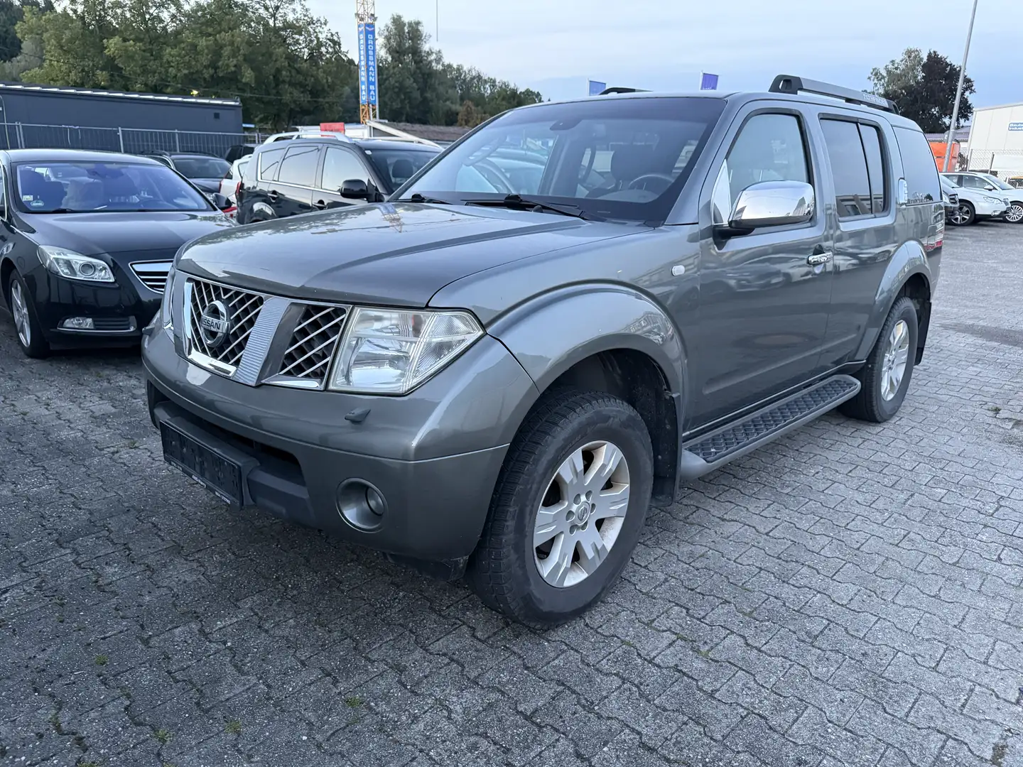 Nissan Pathfinder Pathfinder 2.5 dCi Comfort Gris - 1