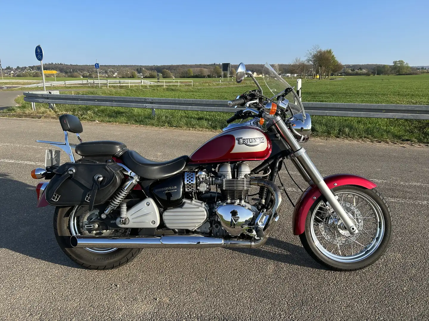 Triumph Bonneville America 790cc - 1