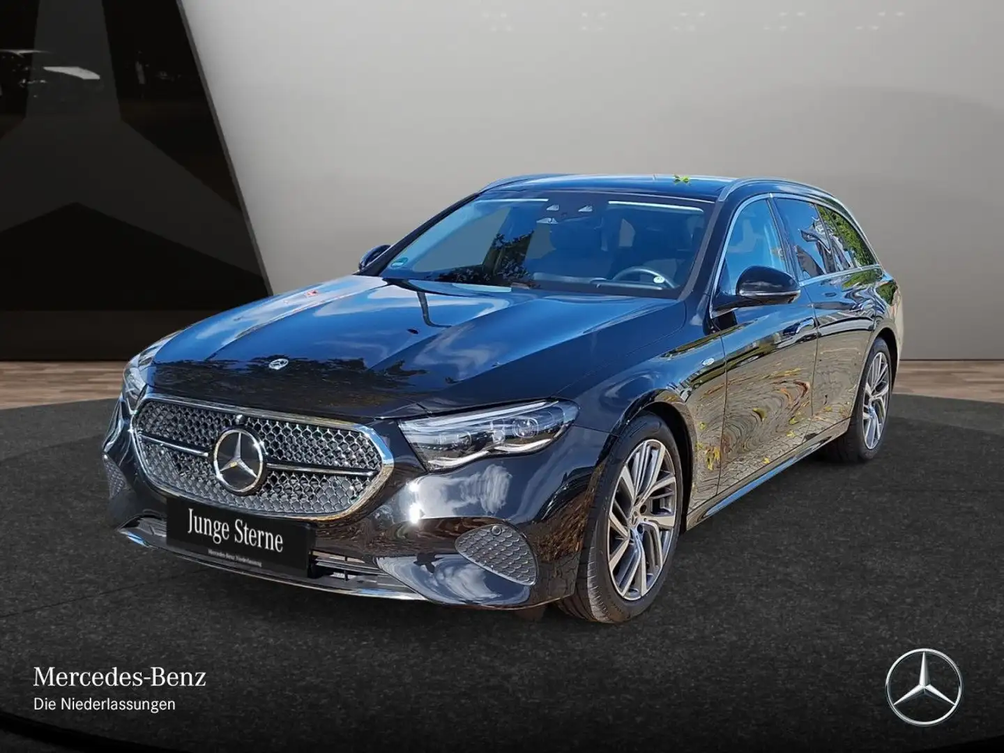 Mercedes-Benz E 300 de T 4M Hybrid Avantgarde Fahrass 360° Pano Schwarz - 2