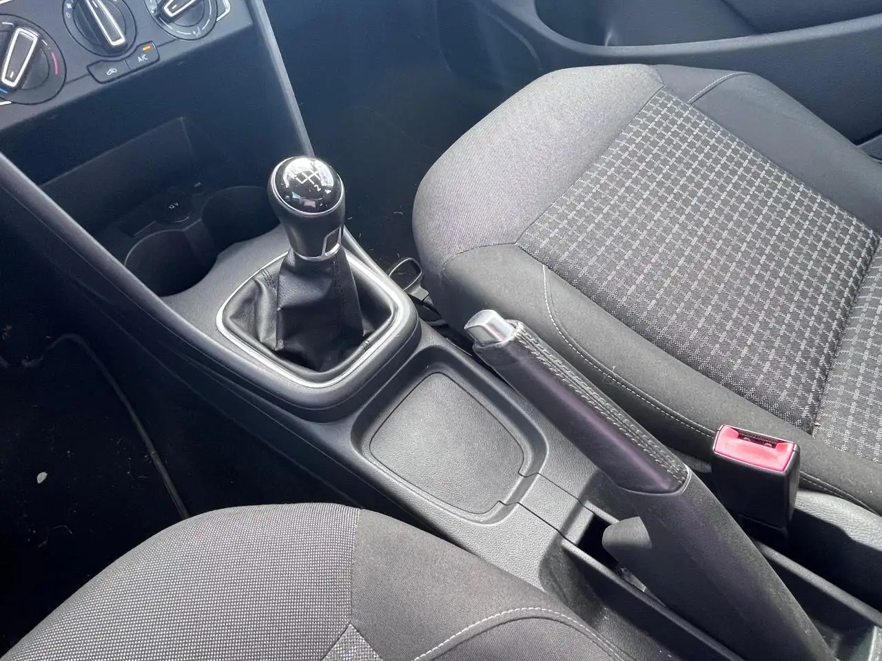 Volkswagen Polo Citadine 5 portes — photo 19