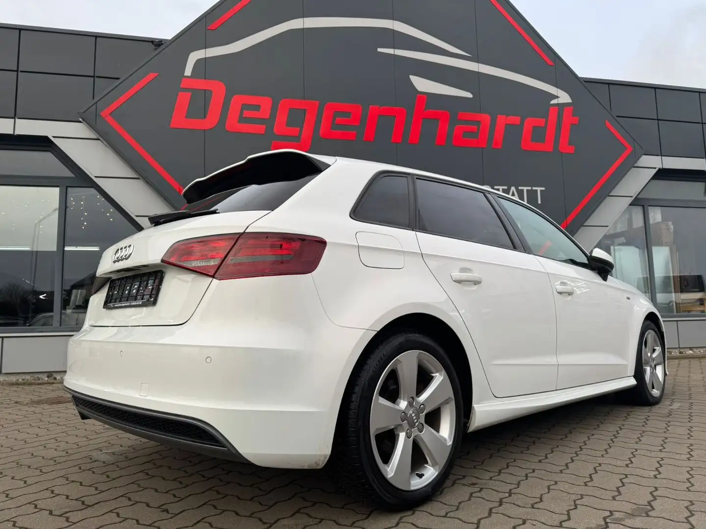 Audi A3 Sportback ambition S tronic S-Line Weiß - 2