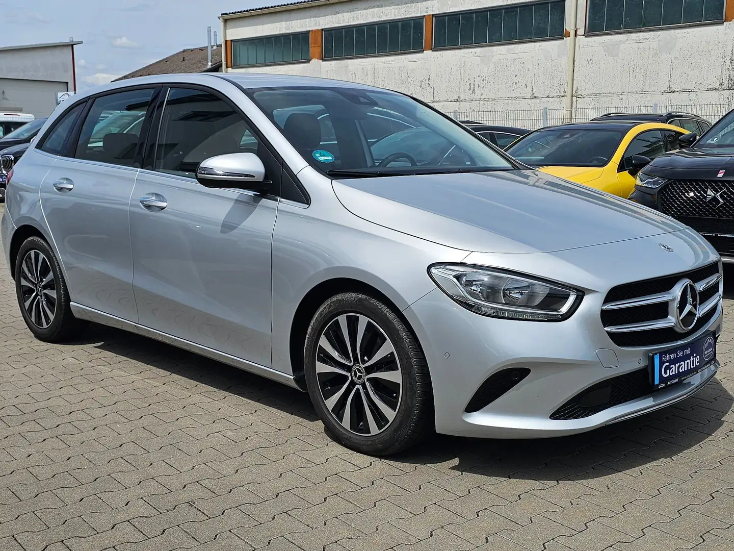 Mercedes-Benz B 180 B 180 d VirtualCockpit*Navi*Elektrische-AHK*1Hand Argent - 1