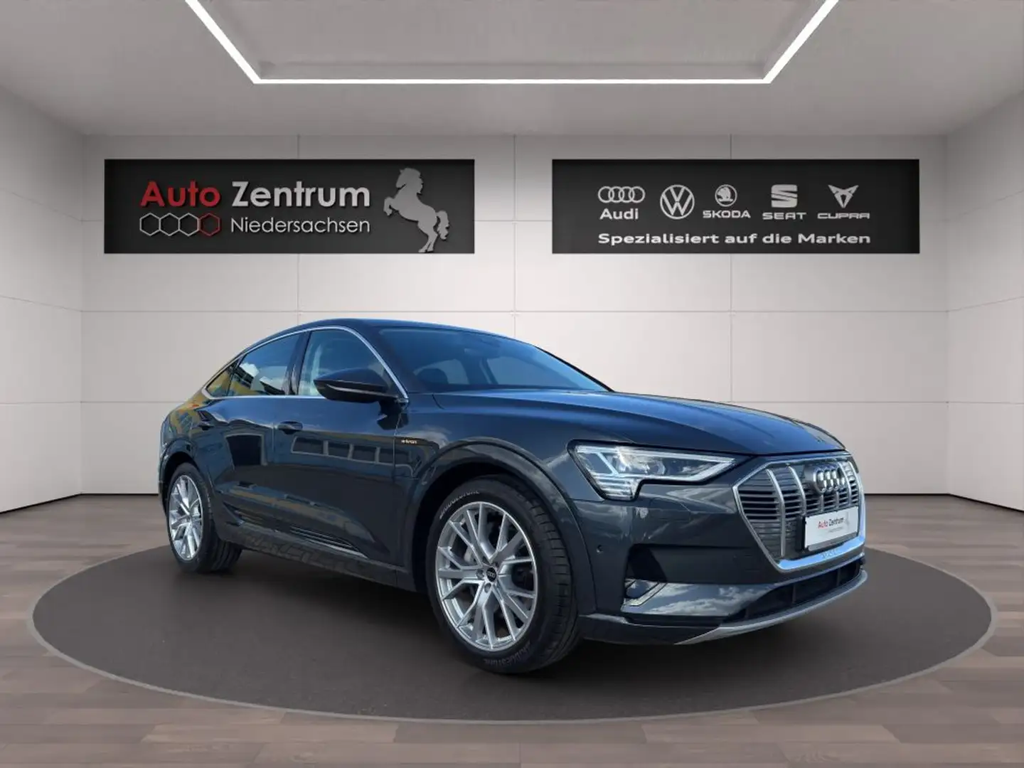 Audi e-tron Sportback 55 quattro advanced Luftfederung*StandHz Šedá - 1
