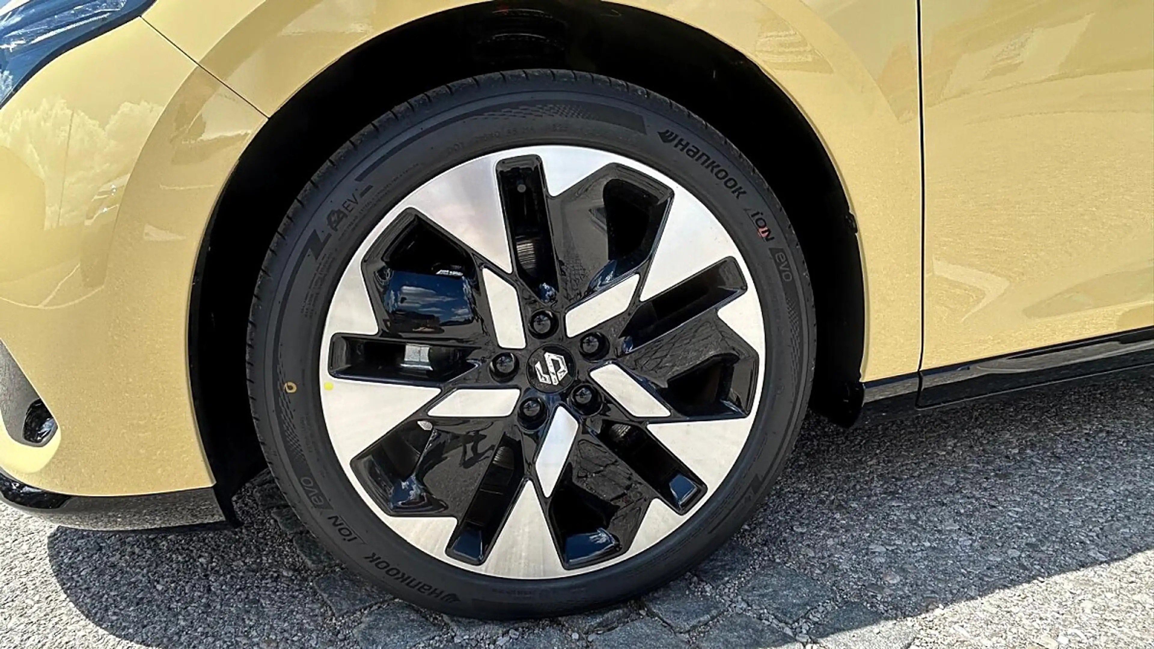 Leapmotor B05 67,1kWh Design Pro Max — photo 8
