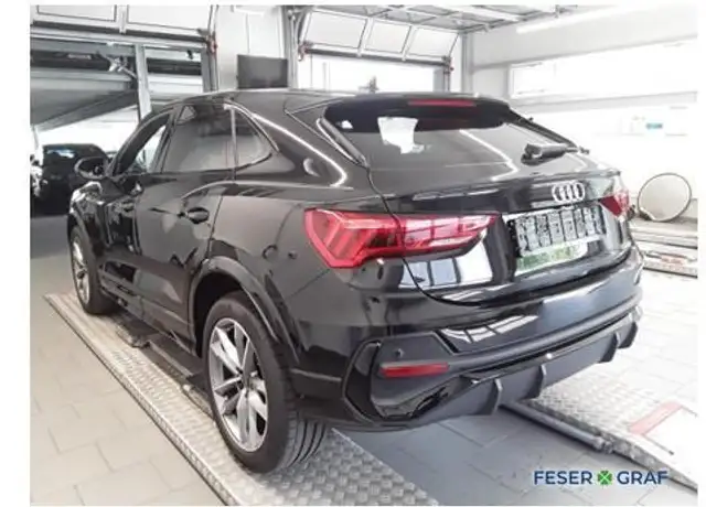 Audi Q3 view 2