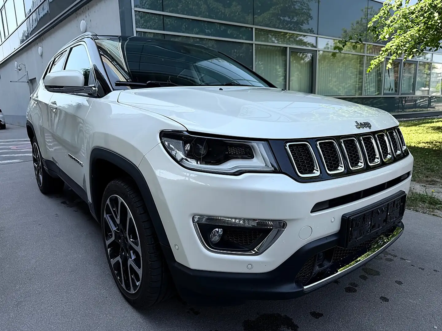 Jeep Compass 2,0 MultiJet AWD 9AT 170 Limited Aut. Weiß - 1