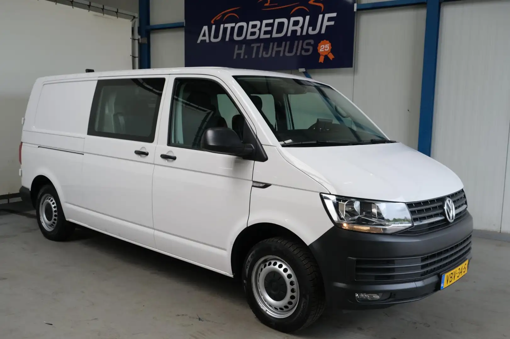 Volkswagen Transporter 2.0 TDI 150 PK L2H1 DC - N.A.P. Airco, Cruise, PDC Wit - 1