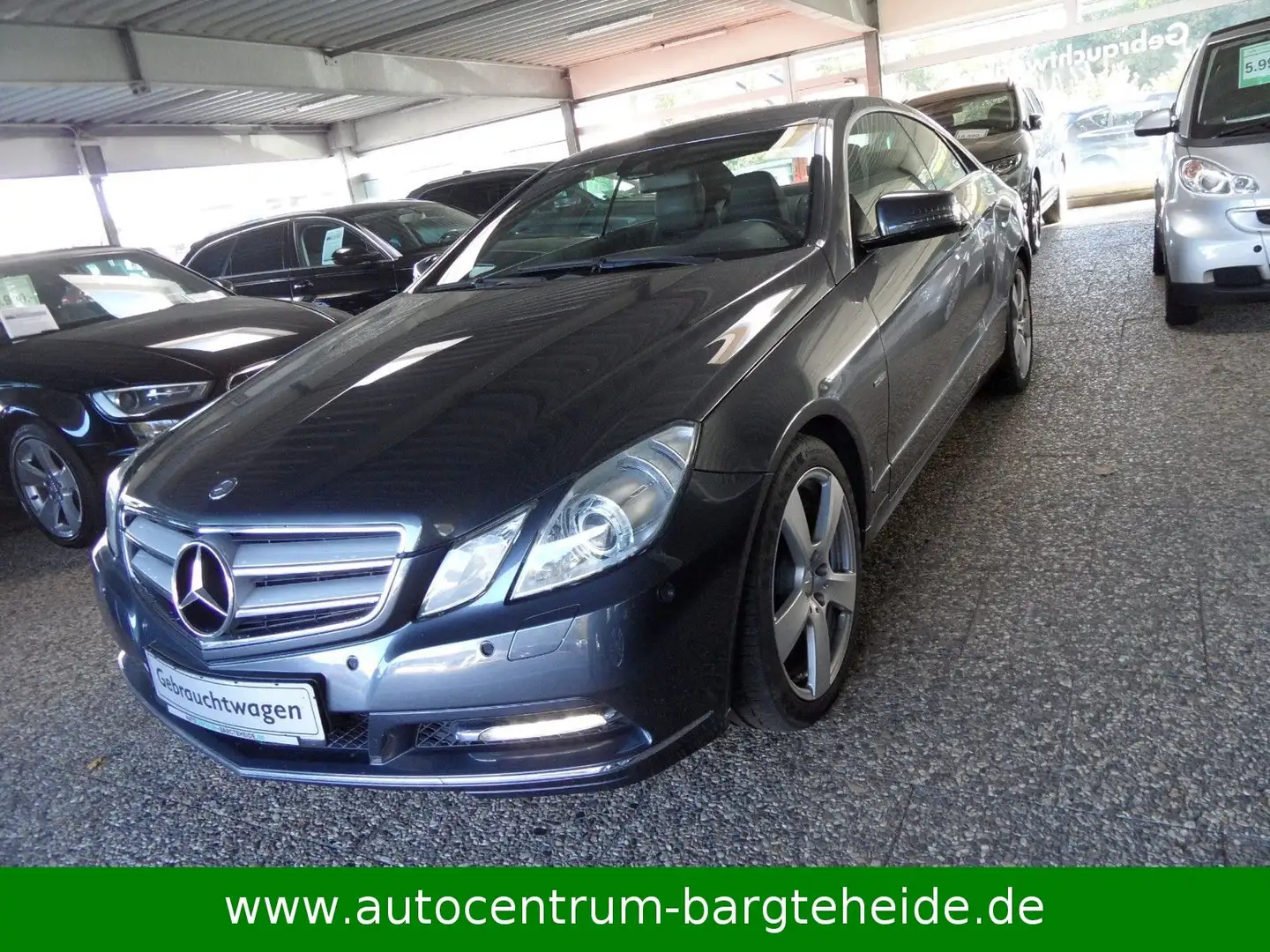 Mercedes-Benz E 200 Coupe CGI BE Aut. 2.HD.+NAVI+XENON+S-HEFT Grau - 2
