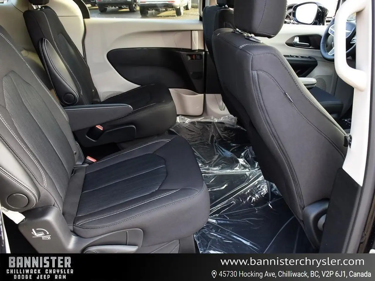 Chrysler Grand Caravan снимка Chrysler Grand Caravan