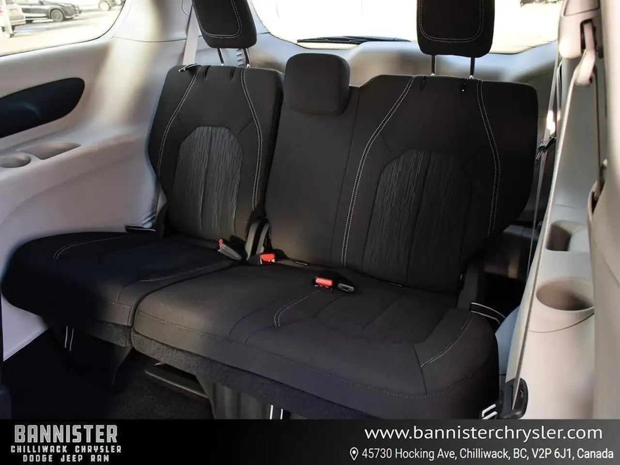 Chrysler Grand Caravan снимка Chrysler Grand Caravan