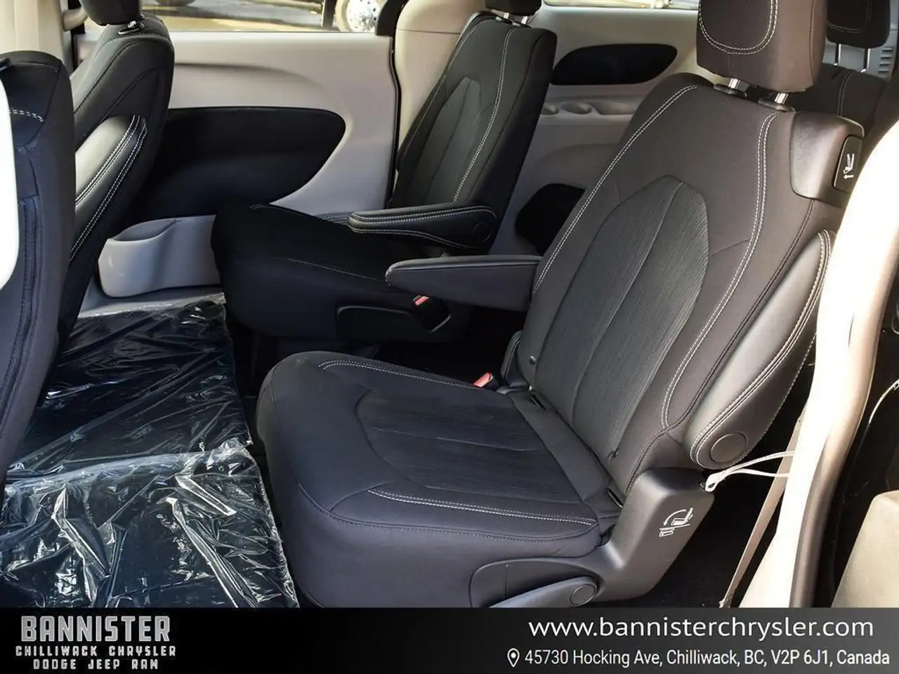 Chrysler Grand Caravan снимка Chrysler Grand Caravan