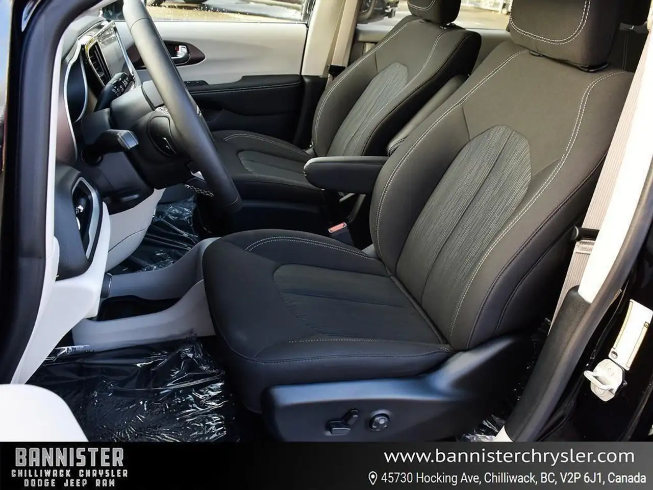 Chrysler Grand Caravan снимка Chrysler Grand Caravan