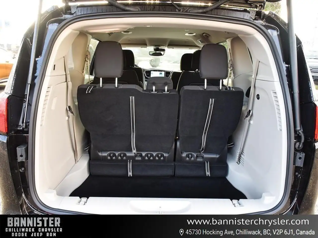 Chrysler Grand Caravan снимка Chrysler Grand Caravan