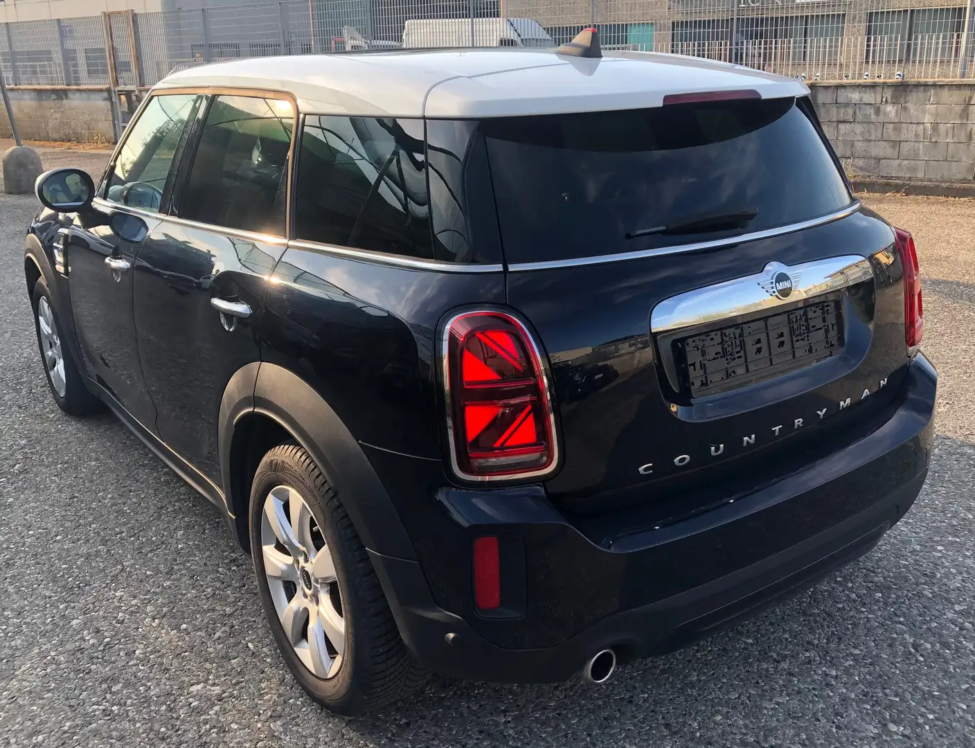 MINI Cooper Countryman 1.5 Essential Autom. Tetto Full Led Navi CarPlay Nero - 2