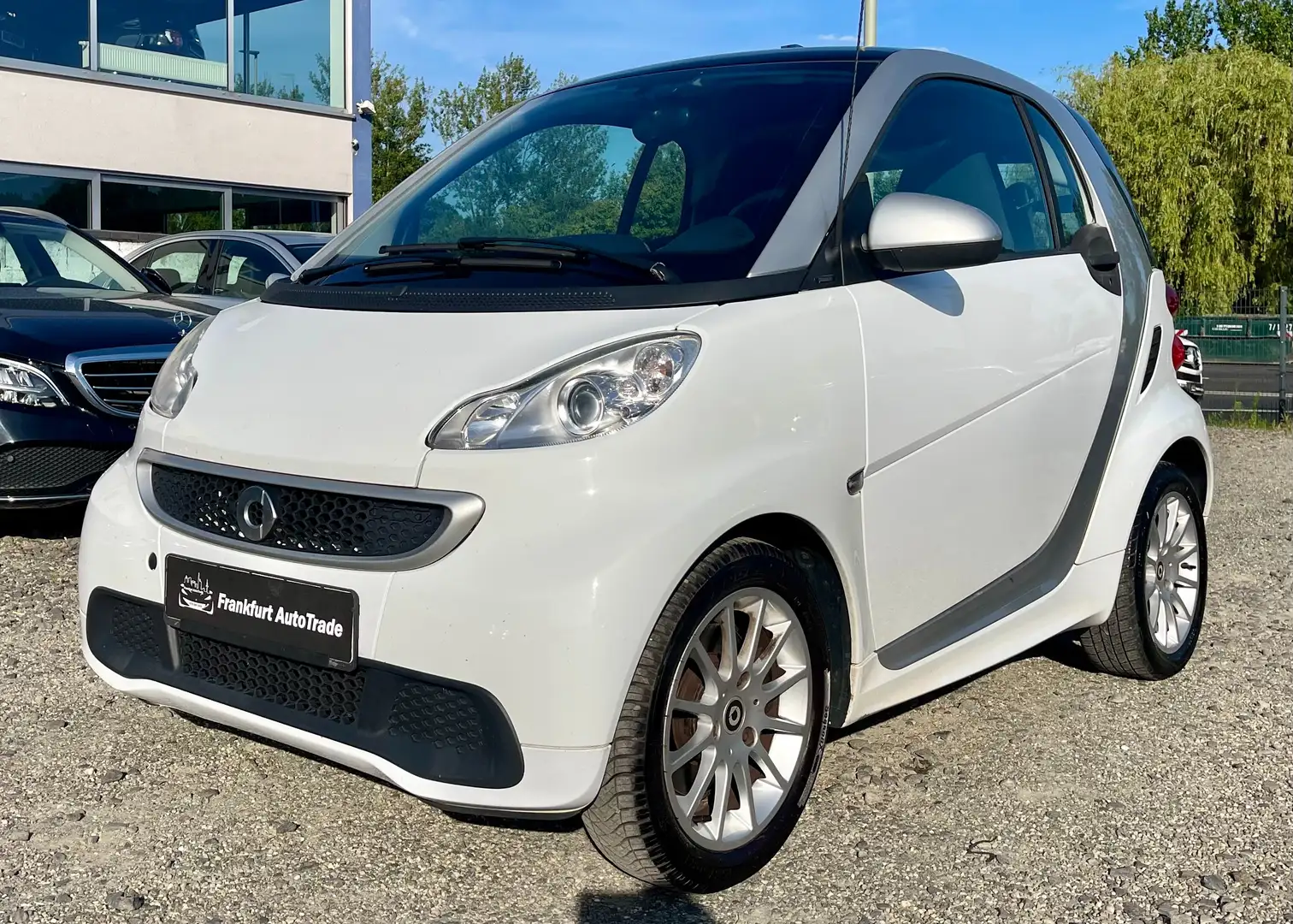 smart forTwo Micro Hybrid Drive*COUPE*KLIMA*SiHZ*ATOMATIK*Sdach Weiß - 1