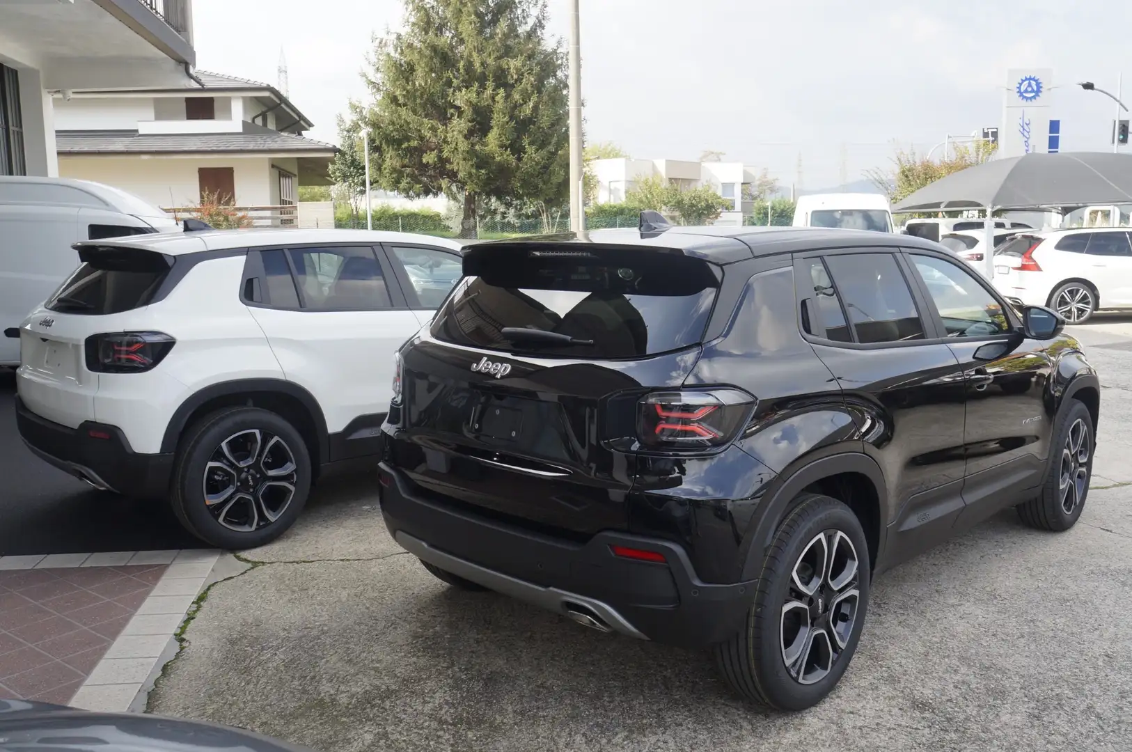 Jeep Avenger 1.2 Turbo Summit Zwart - 2