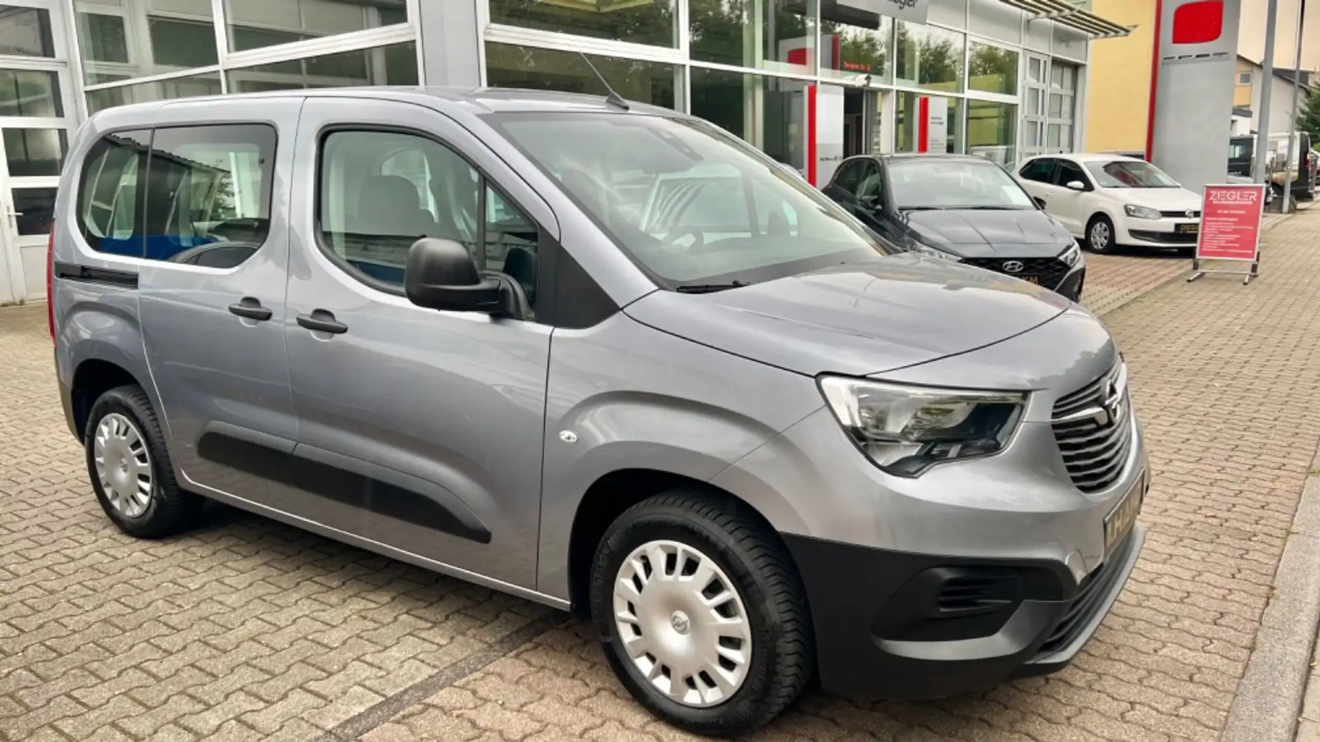Opel Combo Life E Basis /Mod 2023/1 Hand /MwSt/ NR 04 Grau - 1
