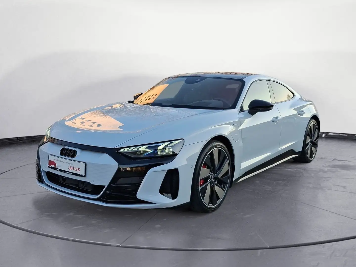 Audi RS e-tron GT . Grau - 2