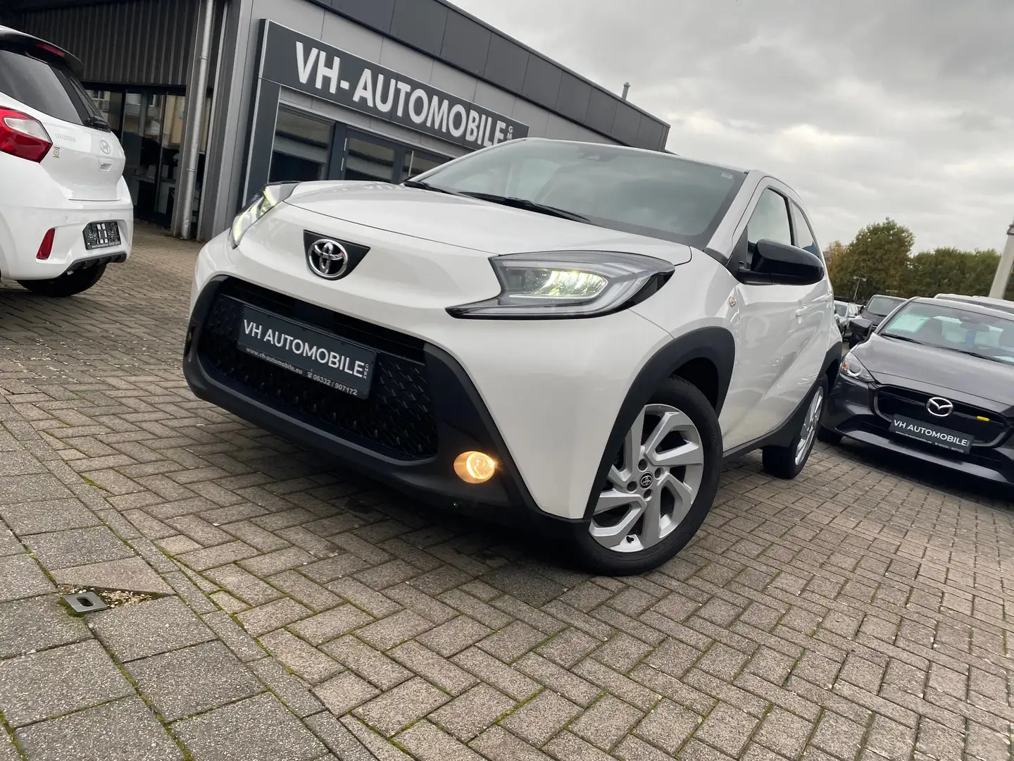 Toyota Aygo 17ALU*APPLE&ANDROID*KLIMAAT*RÜCKFAHRKAMERA*Sihz Weiß - 2