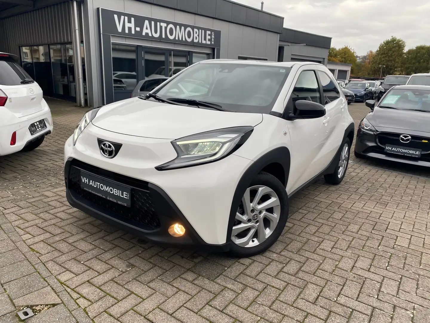 Toyota Aygo 17ALU*APPLE&ANDROID*KLIMAAT*RÜCKFAHRKAMERA*Sihz Weiß - 1