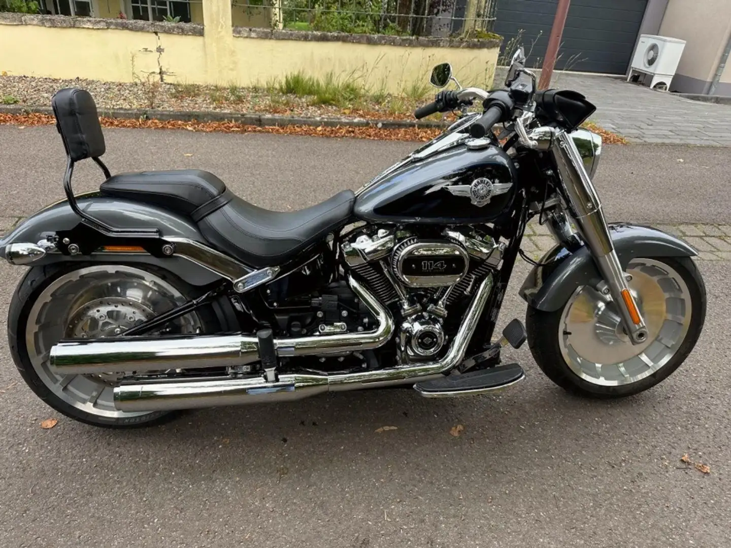 Harley-Davidson Fat Boy 114 Grau - 1