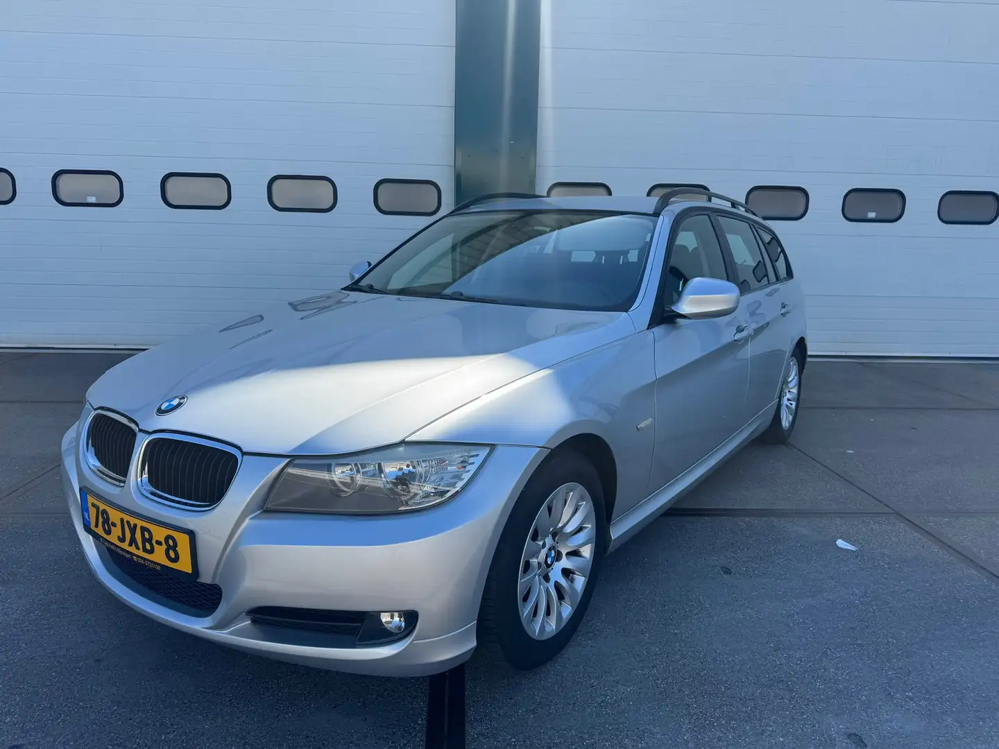 BMW 320 3-serie Touring 320d Business Line Szary - 1