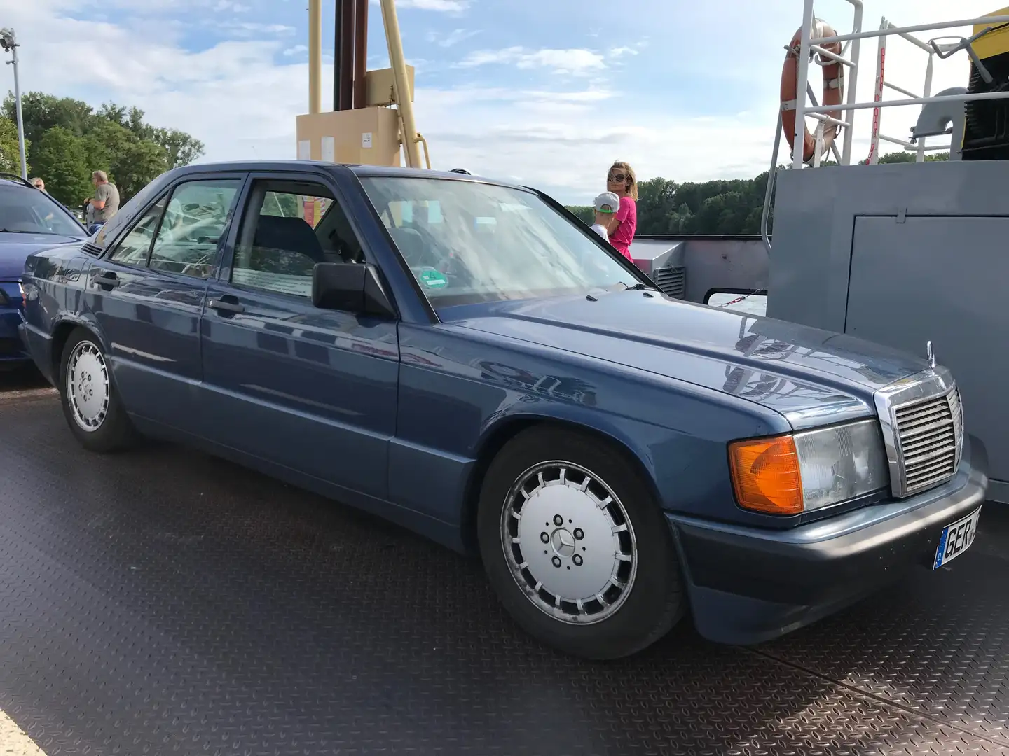 Mercedes-Benz 190 190 E - 1