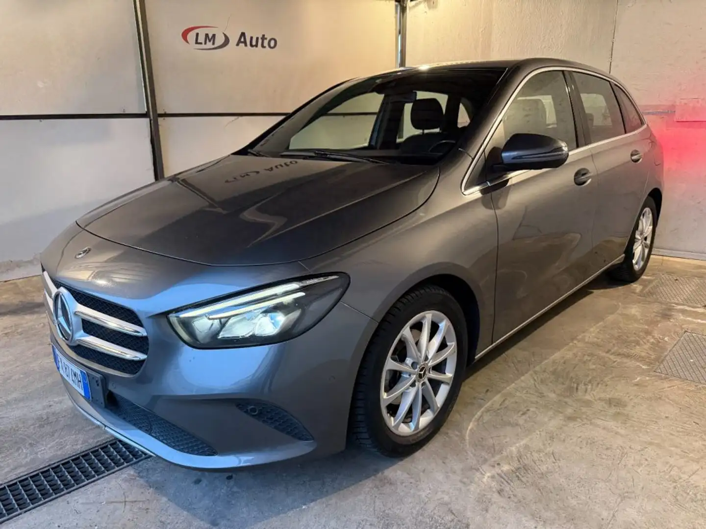 Mercedes-Benz B 180 d Automatic Executive Gris - 1