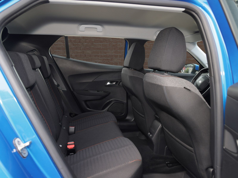 Peugeot e-2008 Active *SHZ*Navi* — photo 8