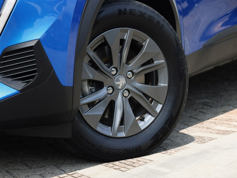 Peugeot e-2008 Active *SHZ*Navi* — photo 5