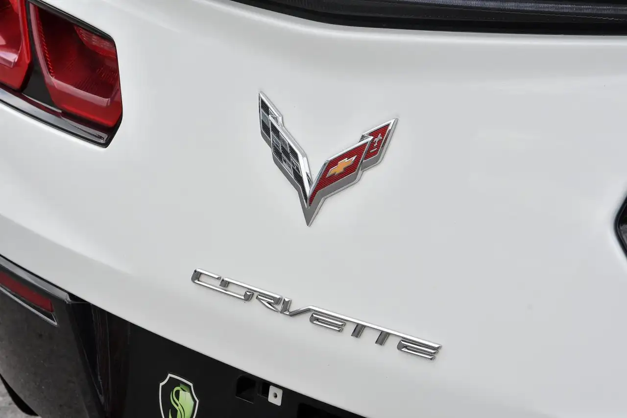Chevrolet Corvette снимка Chevrolet Corvette
