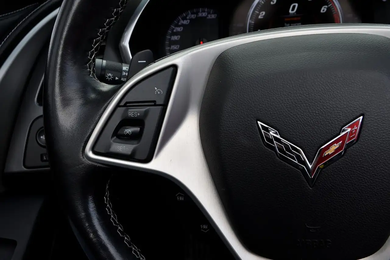 Chevrolet Corvette снимка Chevrolet Corvette
