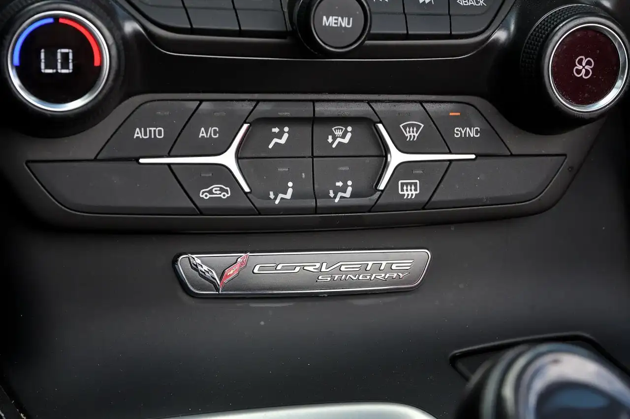 Chevrolet Corvette снимка Chevrolet Corvette