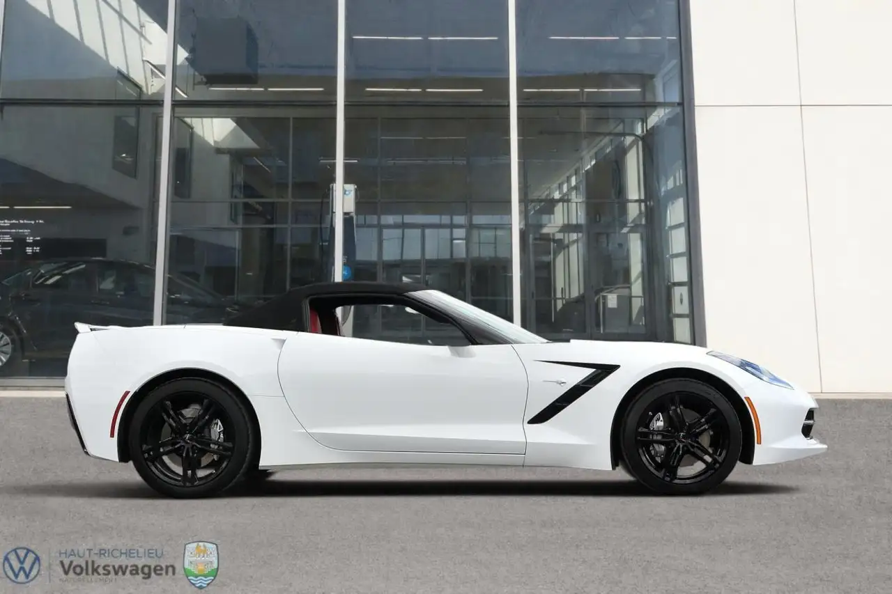 Chevrolet Corvette снимка Chevrolet Corvette