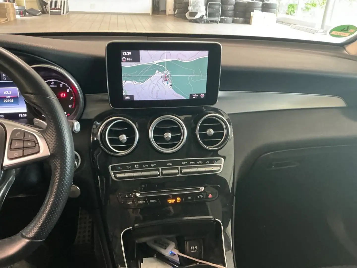 Mercedes-Benz GLC 250 GLC 250 4Matic 9G-TRONIC AMG Line White - 2