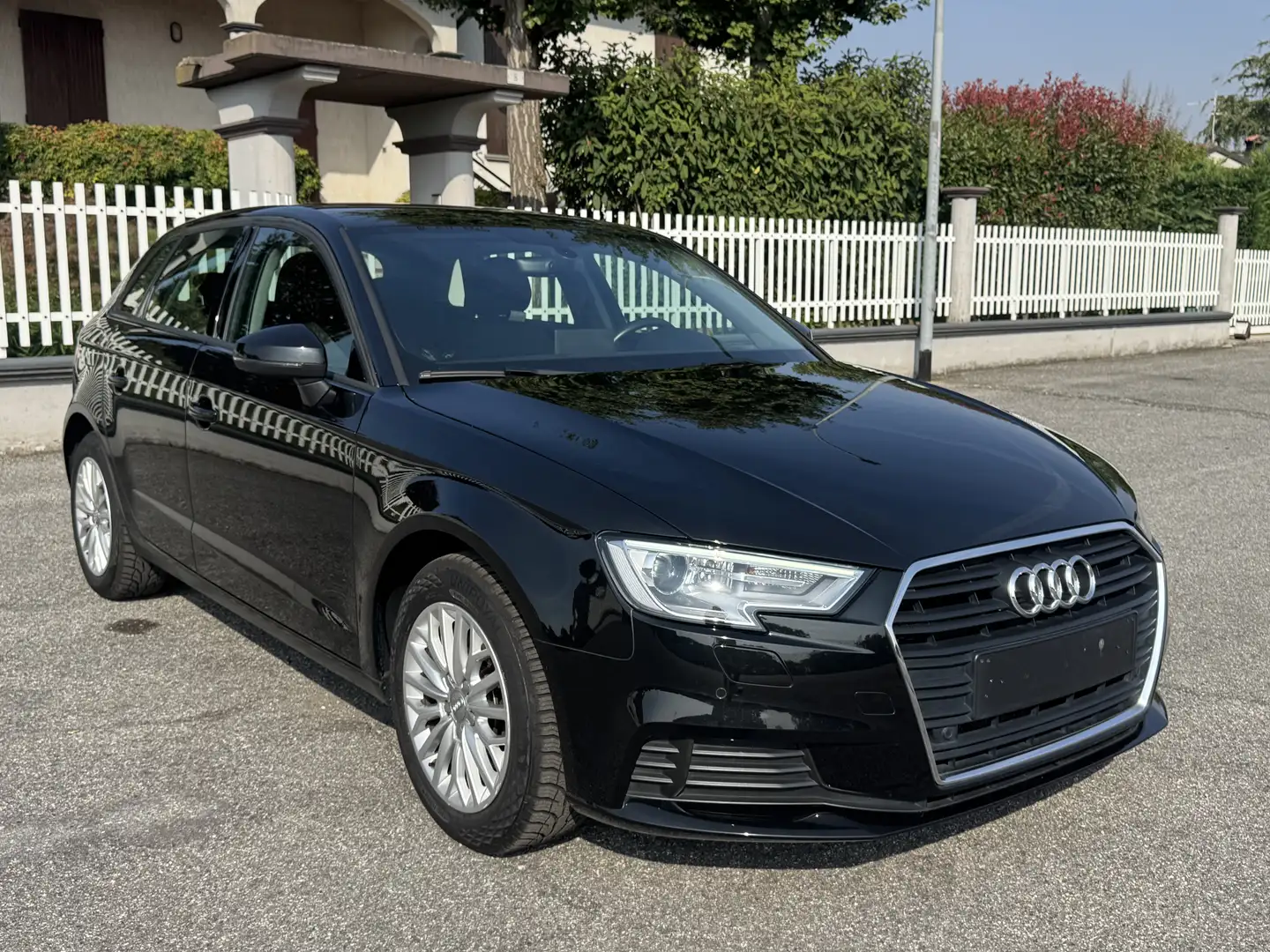 Audi A3 Sportback 30 1.0 tfsi Business 116cv Nero - 1