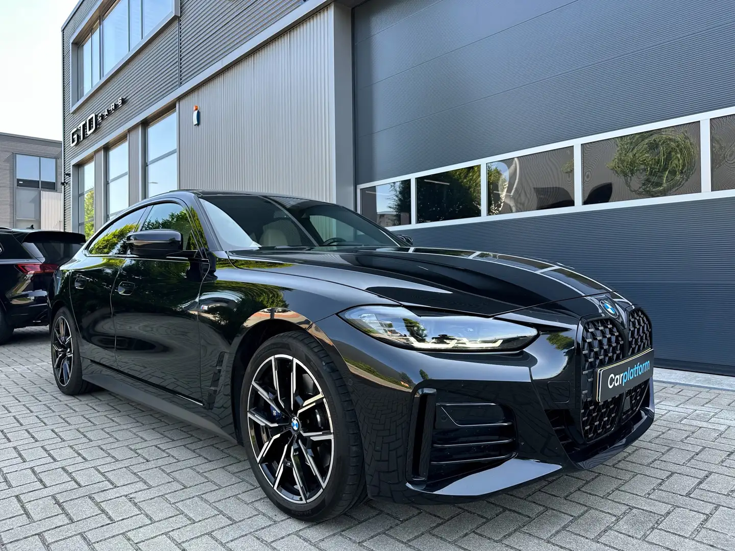 BMW 420 4-serie Gran Coupé 420i M Sport | Pano | Harman Ka Zwart - 2